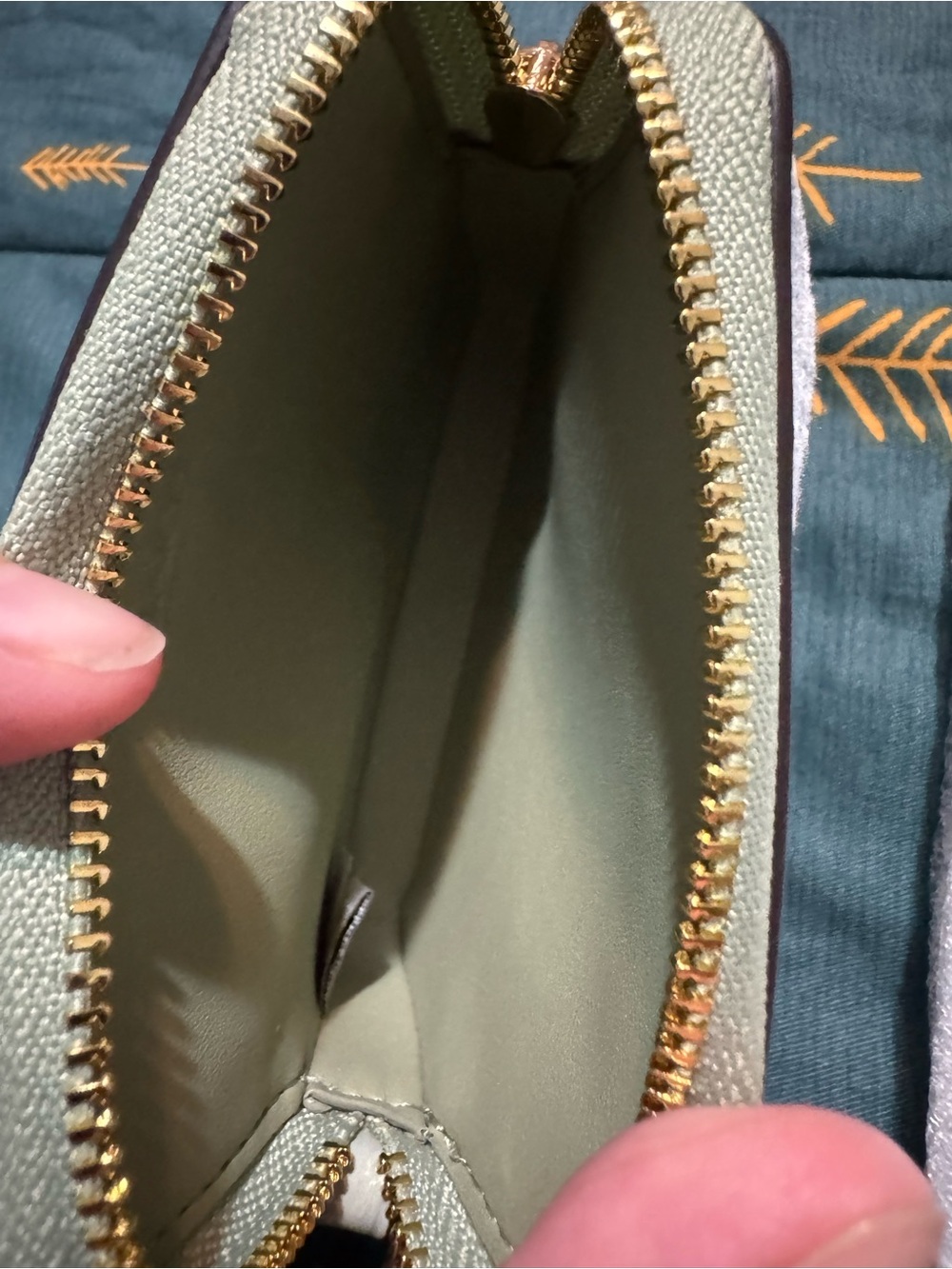 Coach Zip card case with bows in pistachio - Picture 5 of 6